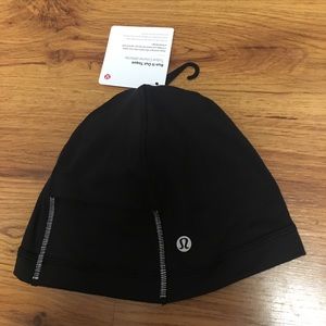 NWT Lululemon Run it Out Toque Hat Cap, Black